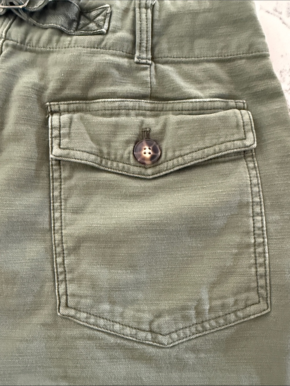 Faherty High-Rise Olive Green Cargo Shorts for Women - Picture 7 of 8